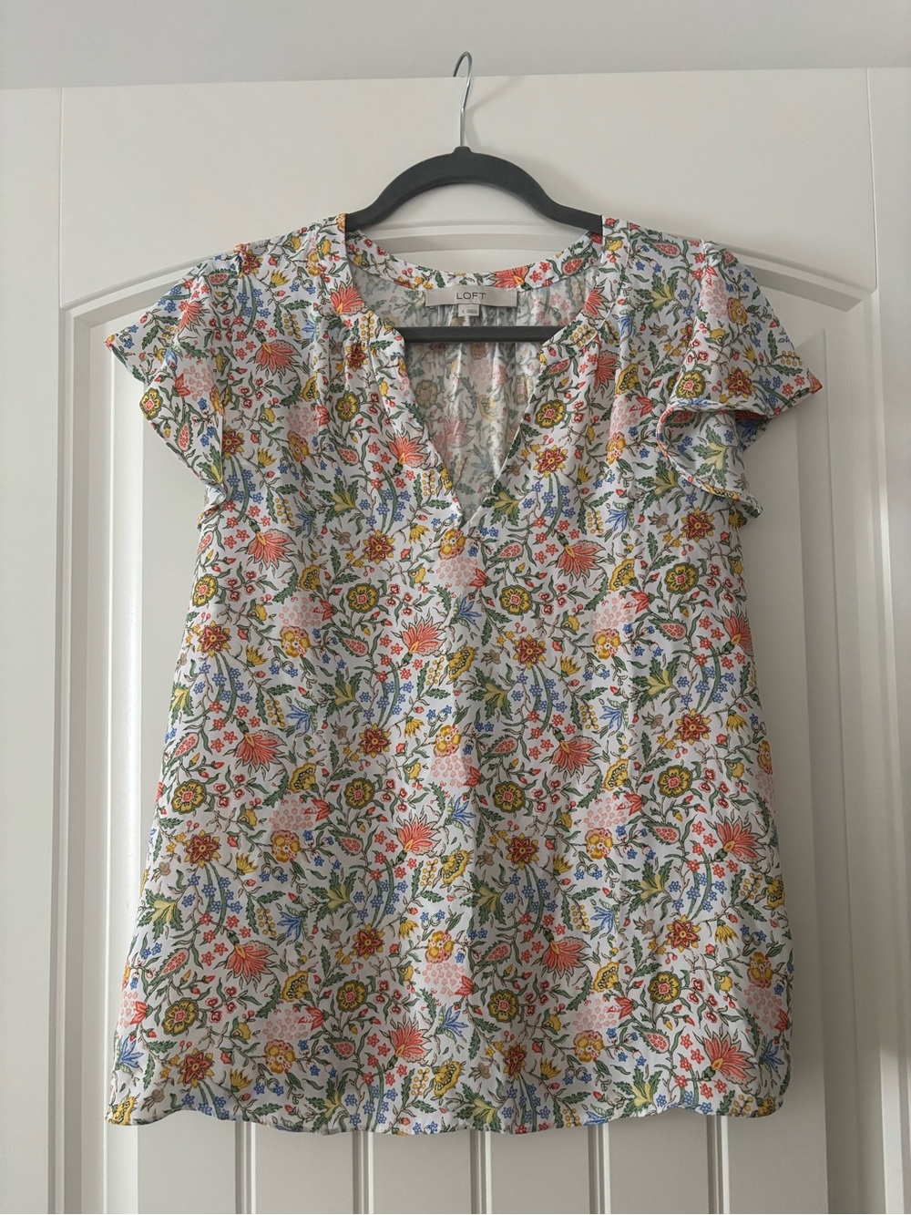 LOFT Floral V-Neck Ruffle Sleeve Top